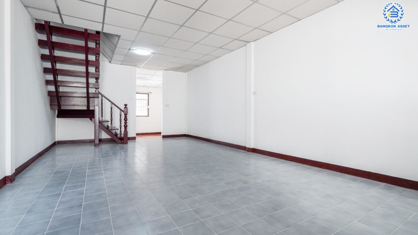 ทาวน์เฮ้าส์มือสอง ม.บัวทอง1 บางใหญ่-เซ็นทรัลเวสต์เกต เนื้อที่ 20 ตร.ว. ฟังก์ชัน 2 ห้องนอน 1 ห้องน้ำ บ้านพร้อมเข้าอยู่ บนทำเลศักยภาพ  ทำเลทอง!! เดินสะดวก เชื่อมต่อถนนหลายเส้นทาง ใกล้รถไฟฟ้าและทางด่วน ราคาสุดคุ้ม ห้ามพลาด!